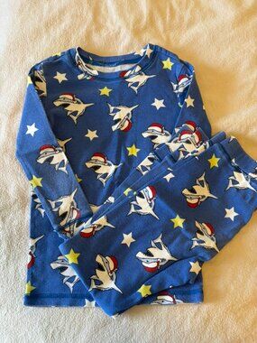 Gap long pajamas Santa Shark, Size 6